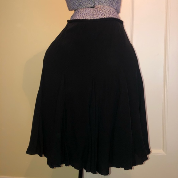 Vintage Armani pleated black skirt - Picture 3 of 9